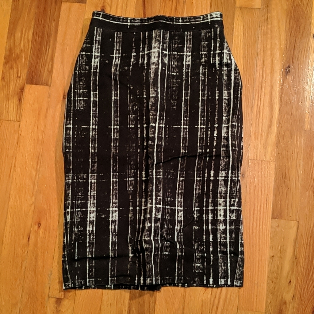Banana republic black and white pencil skirt